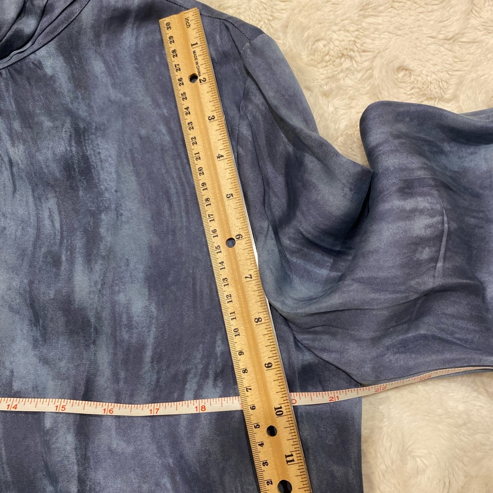 WHBM Elegant Blue Satin Mock Neck Women's Blouse size 12 - Picture 9 of 10